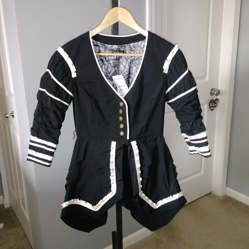 NWT - Bebe Ruffle Hi Lo VNeck Black White Jacket